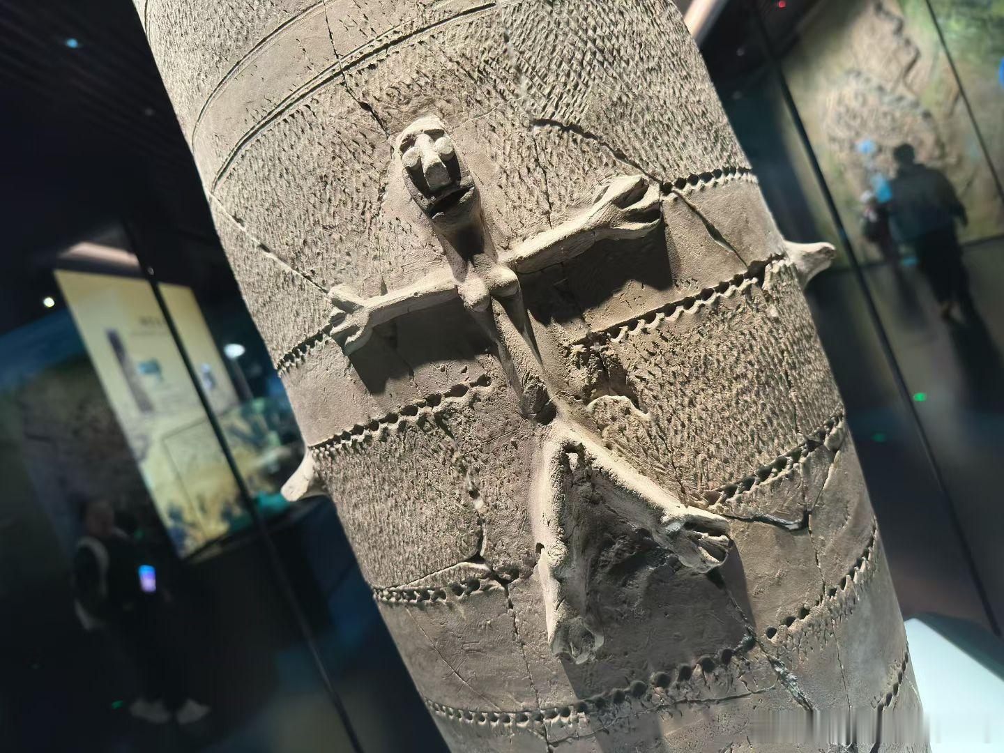 内蒙古博物院坐落于呼和浩特，始建于1957年，是内蒙古最大综合性博物馆、首批国家