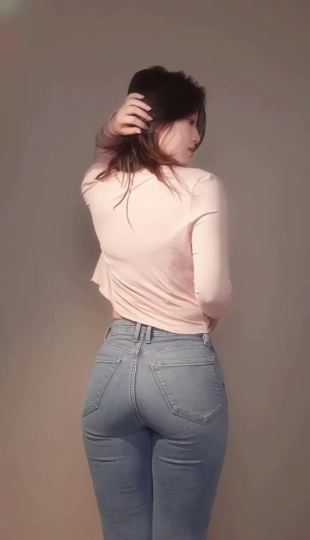 我永远忘不了我的内衣被偷，后来我查了监控才知道是我爸爸把我的内衣给我偷偷地扔掉了