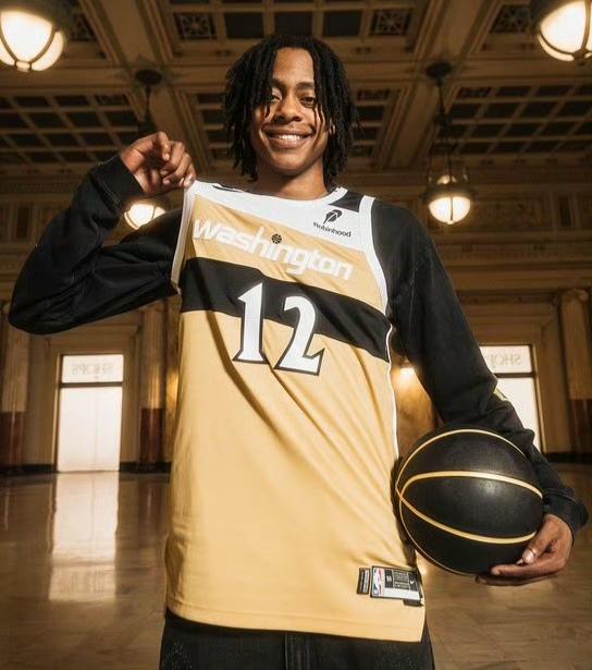 卧虎藏龙！6号秀也爆发了，就等贝利了！
奇才战太阳；双方实力悬殊，太阳在第三节打