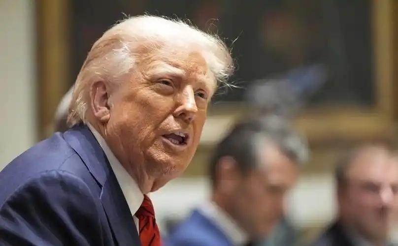 特朗普公开放狠话，一边力挺沃什拿下美联储主席提名，一边直言要解雇现任主席鲍威尔，