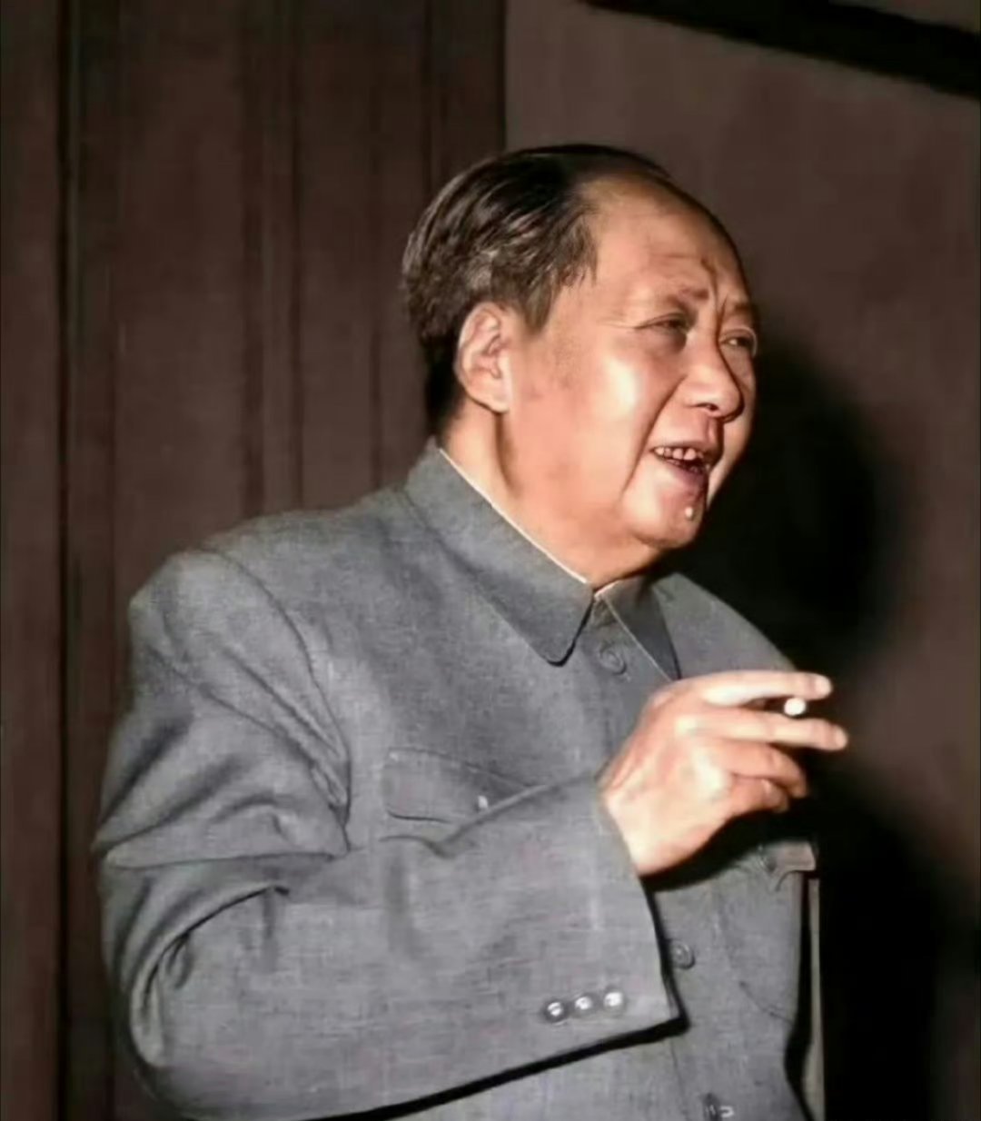 对敌人霹雳手段，要打多久就打多久，一直打到完全胜利；对人民菩萨心肠，依靠群众为了