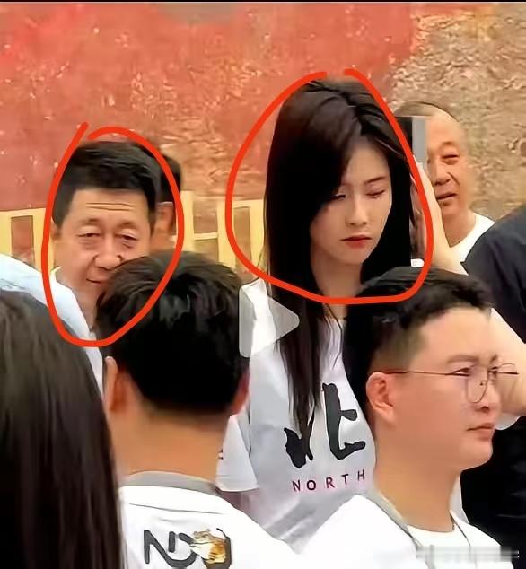 白鹿争议说白了，就是内娱最常见的假辟谣套路 最近白鹿的各种绯闻闹得沸沸扬扬，很多