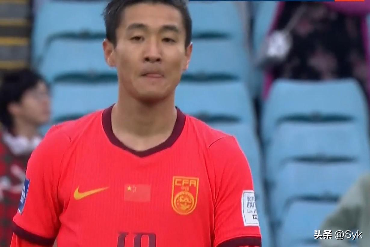 颜骏凌-张玉宁-韦世豪三角连线，国足上半场1-0斩落世界杯队库拉索！
 
北京时