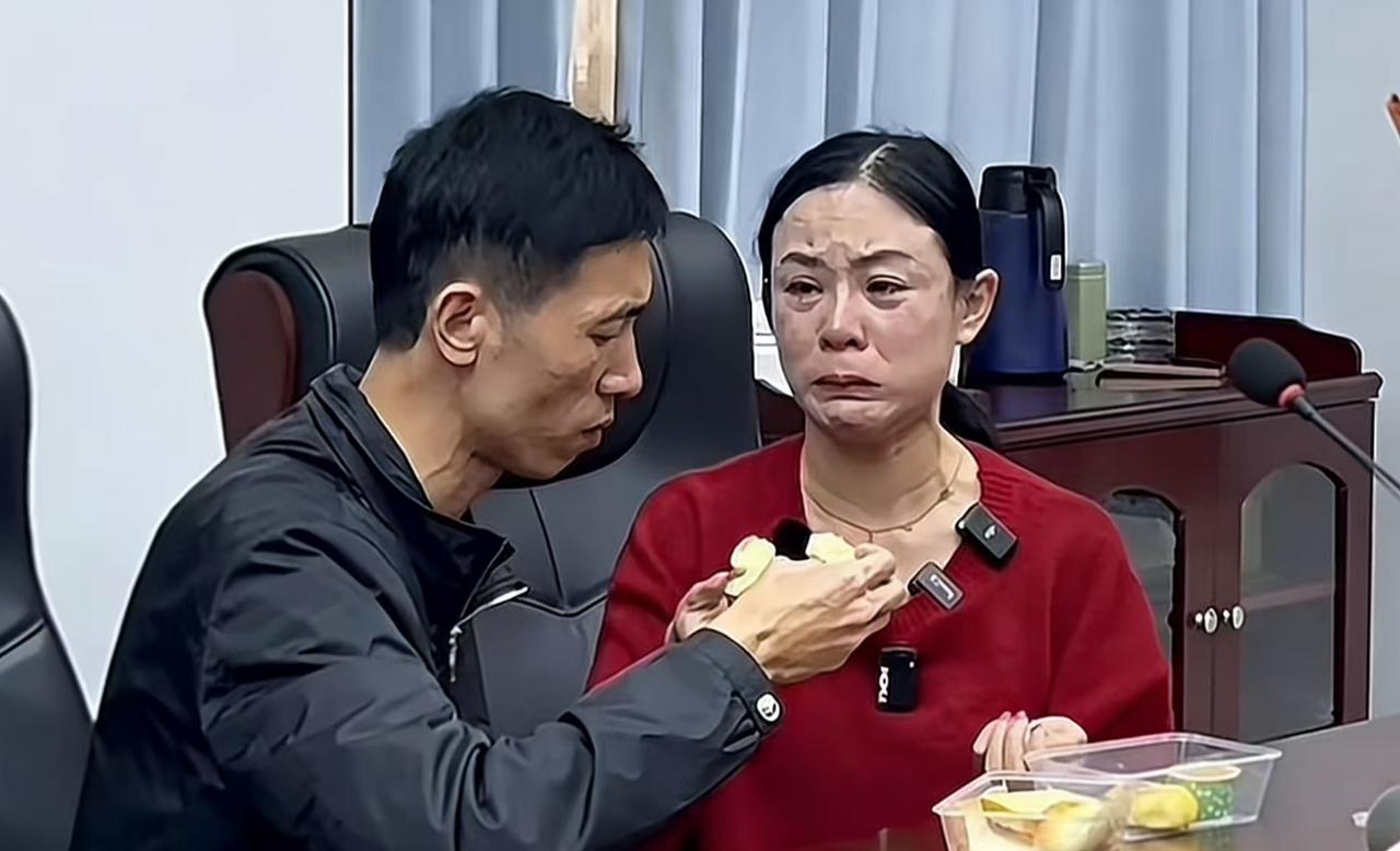 33年寻亲圆满！弟弟一句话治愈姐姐半生愧疚
父母相继离去，11岁姐姐李林带着7岁