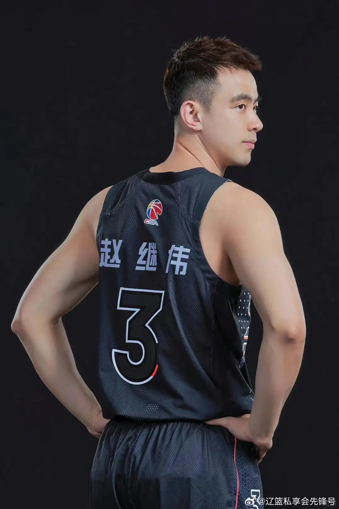在昨晚对阵广州的比赛中，赵继伟外线发挥格外抢眼，全场三分13投6中，交出了极具说