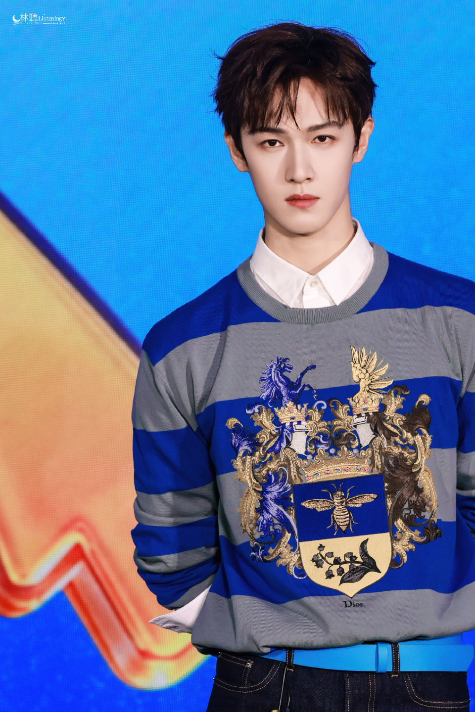 李昀锐单眼wink李昀锐玩游戏天赋 李昀锐单眼wink甜度超标，玩游戏时反应快得