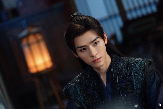 用龚俊的视角打开苏暮雨，理解这个角色时，发现苏暮雨最动人的不是复仇的决绝，而是血