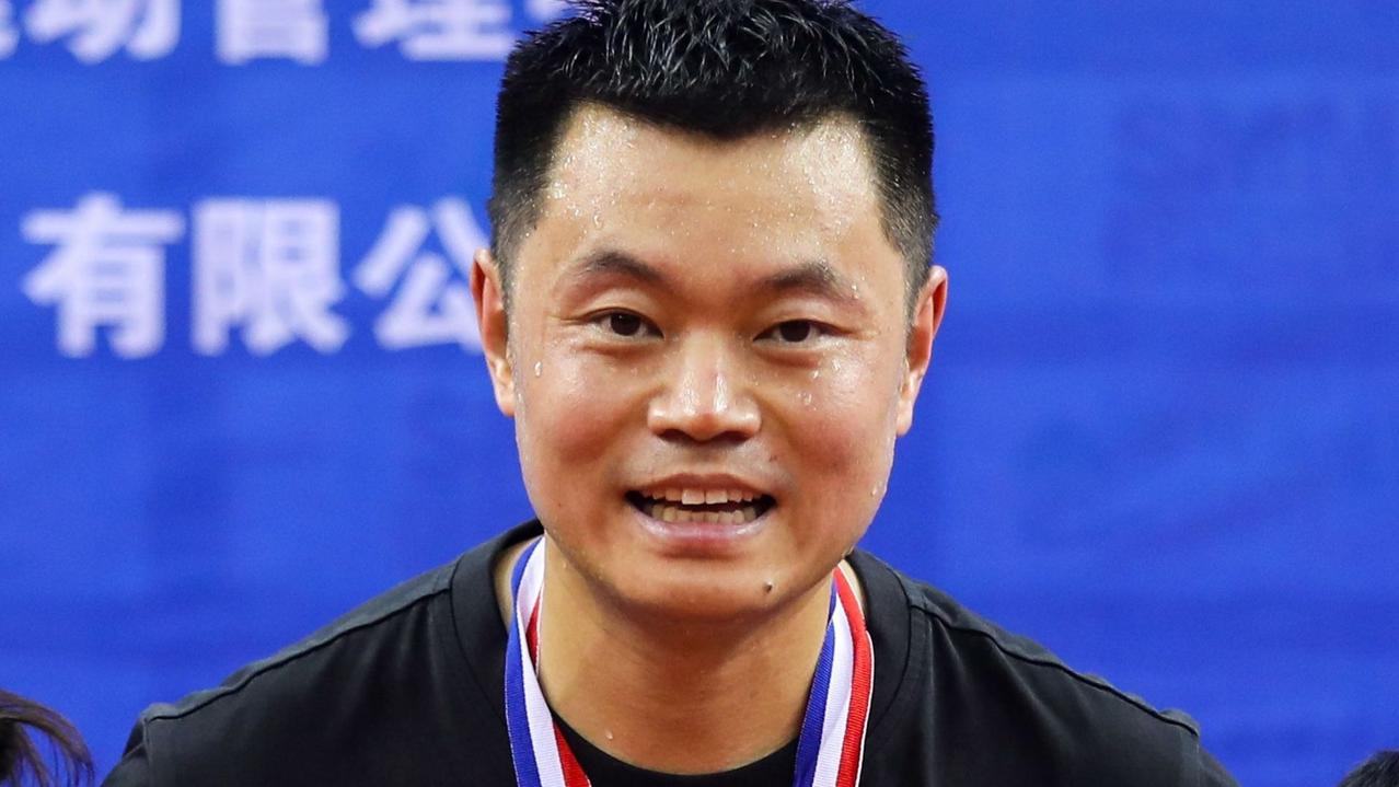 侯英超解说孙颖莎ⅴs蒯曼亚洲杯半决赛片断——
        第一局，我打开手机