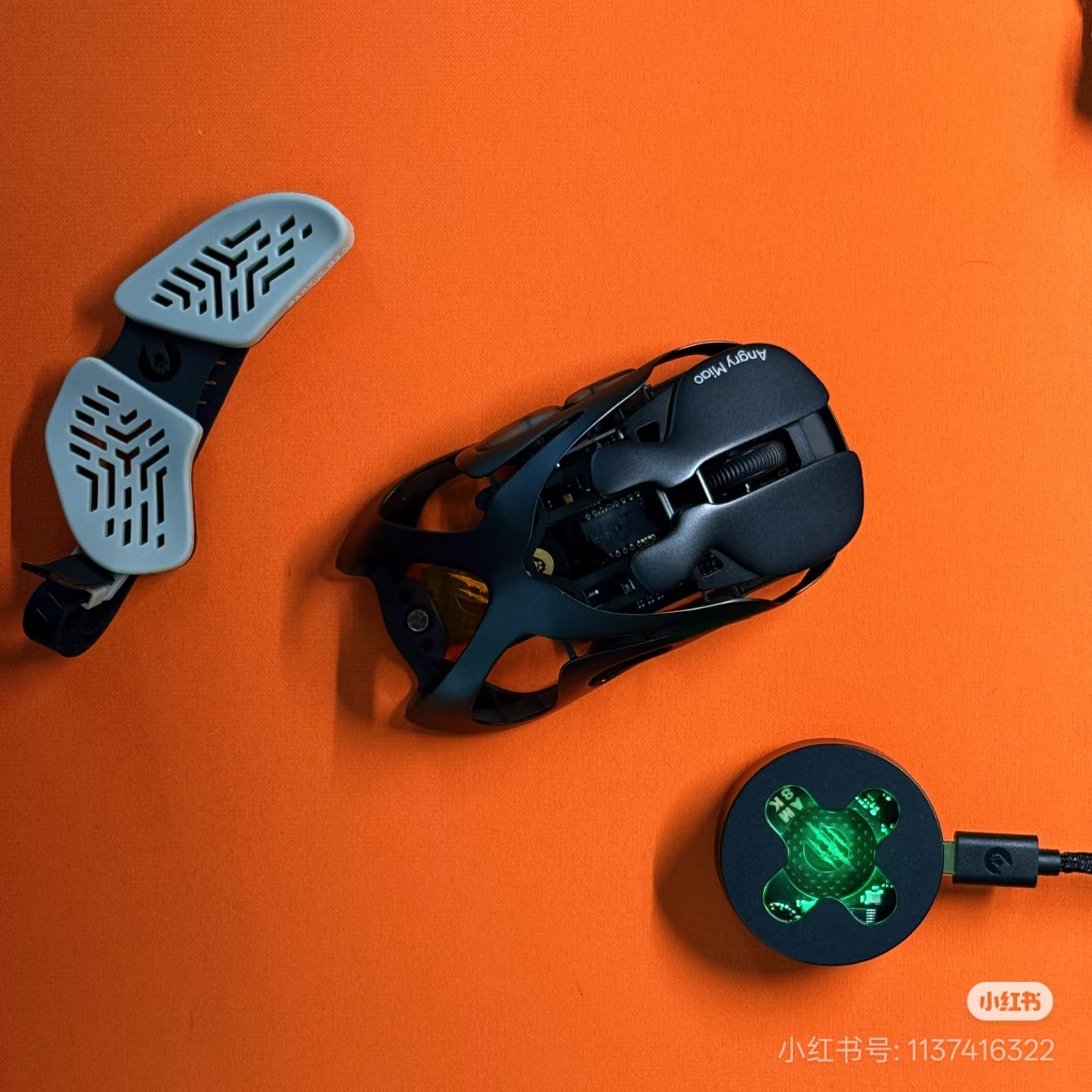 我发现 am inifnity mouse 的  2.4g 是可以升级固件的，虽