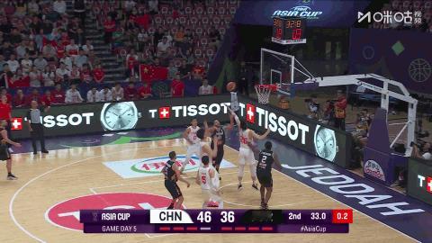 中国男篮vs约旦男篮 豪哥这防挡拆，持球人向左突，他站在右边防....篮下终结.