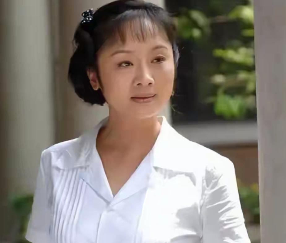 被前妻用10年捧红，转身娶了秦海璐后，才发现前妻是圈内大佬
娱乐