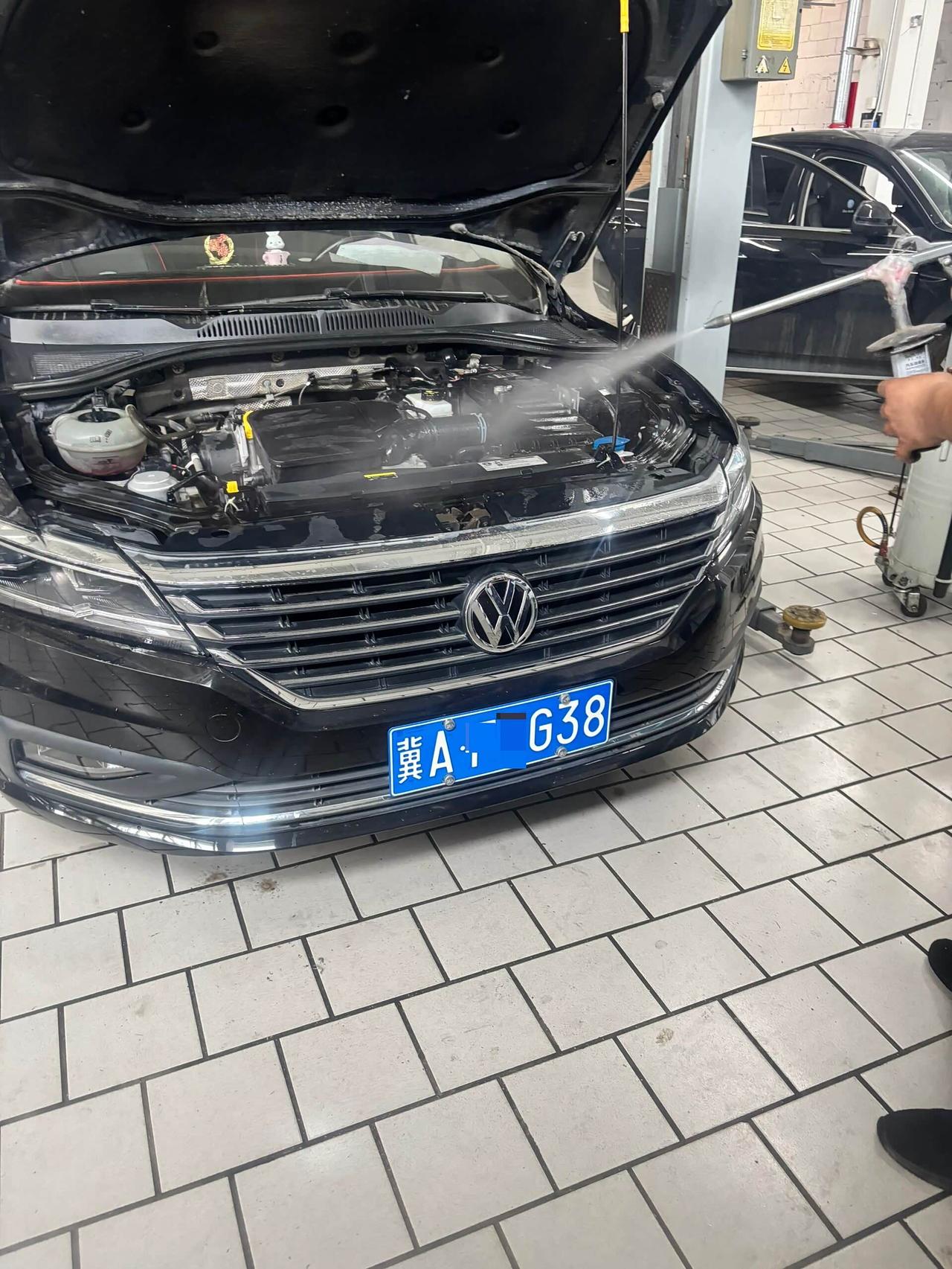 不少朗逸、帕萨特 1.5T 的车友，去保养的时候都会纠结机油更换周期，店里说法五