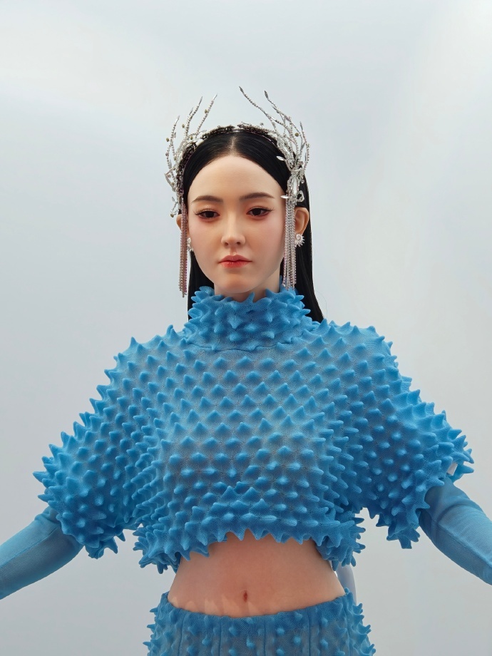 优世界U1售价公布搭载情感交互系统能记住你的喜好和习惯相处久了可能会越来越懂你 