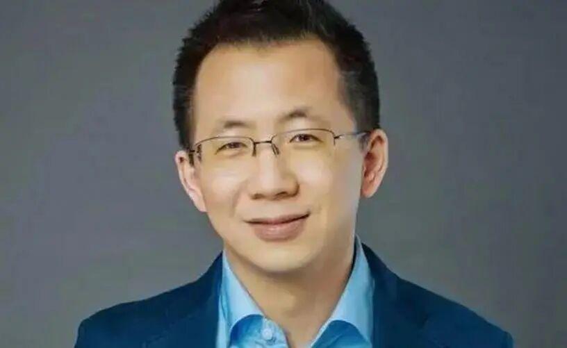 眼看同行开源大模型一个接一个"卷"出来，各大AI厂商热衷靠蒸馏抄近道冲榜单，张一