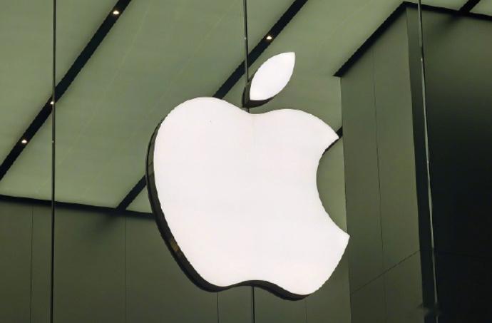 iPhone18系列预计将大幅涨价 据中新经纬援引外媒报道，为了缓解内存芯片涨价