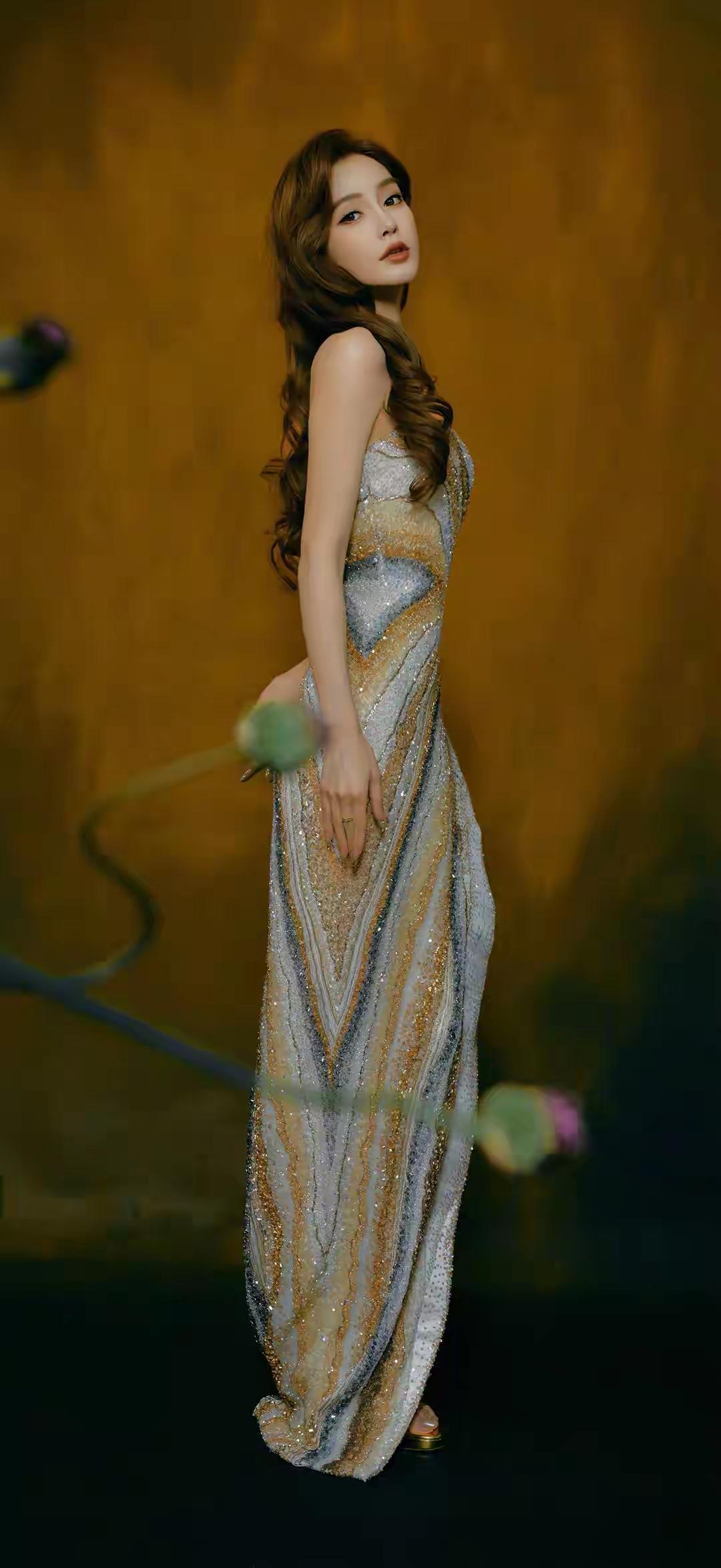 杨颖华境S全球首秀标配华为乾崑