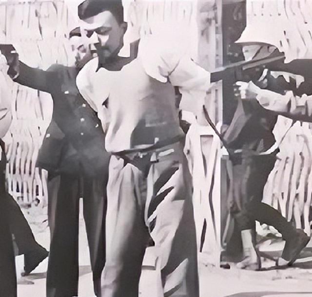 1941年，地下党员宋更新被敌人拖到野外枪毙，敌人对他连开3枪，其中1枪打中了他
