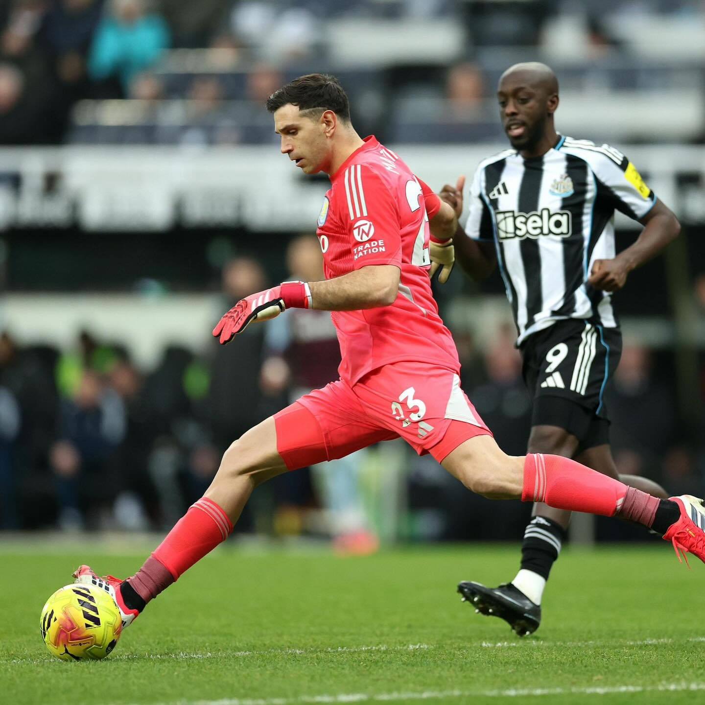 【零封牛逼👍】大马丁更新ins：始终全心投入！享受这个过程！阿根廷球迷俱乐部阿