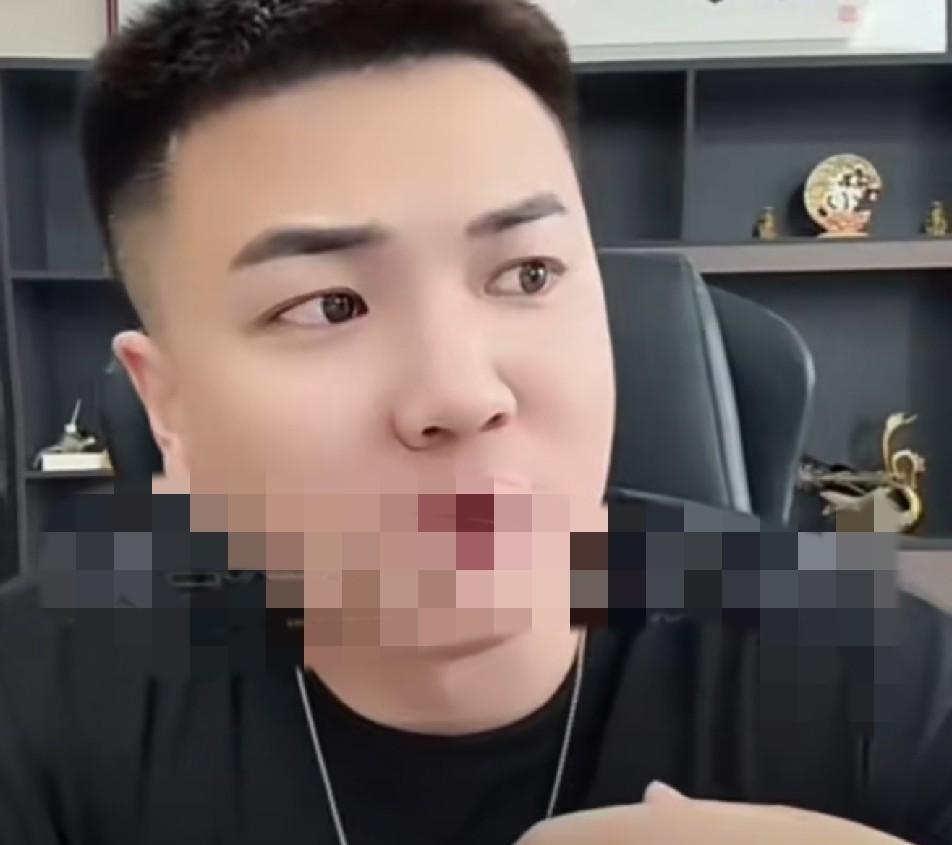结婚证还没捂热，对方那边已经开始算后路了。
一段长达20分钟的私聊语音被捅了出来
