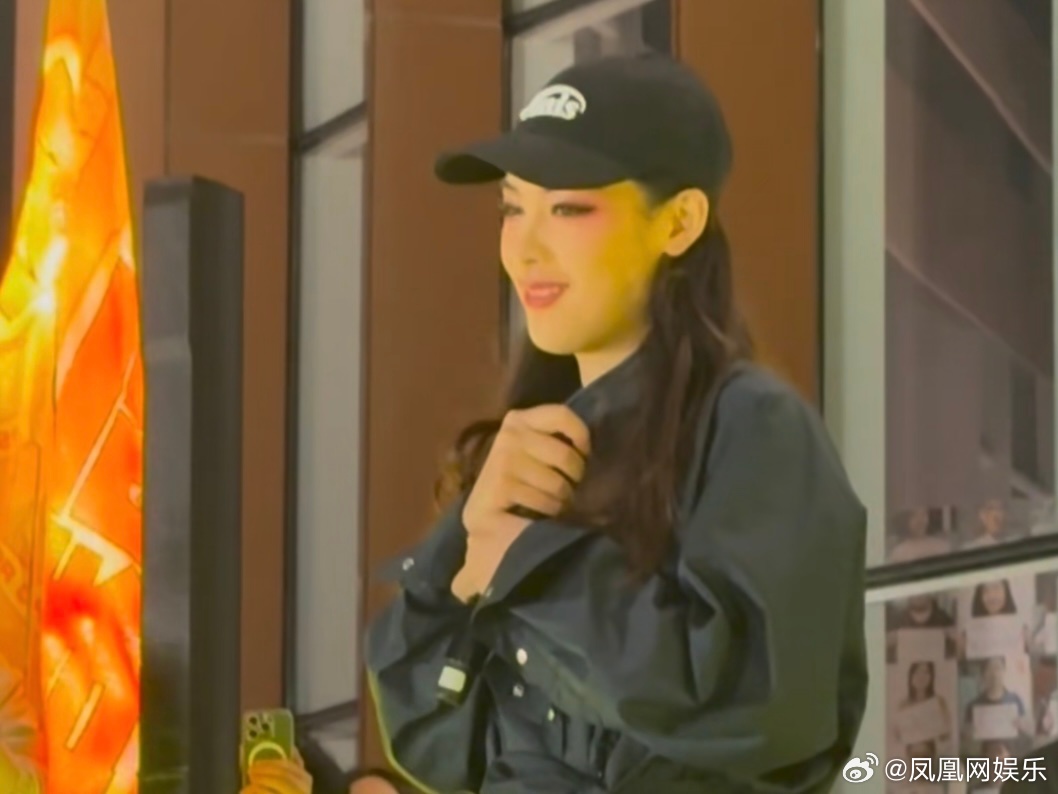 陈丽君就贾宝玉言论落泪道歉陈丽君称自己是不完美小孩 近日，因此前关于贾宝玉的言论