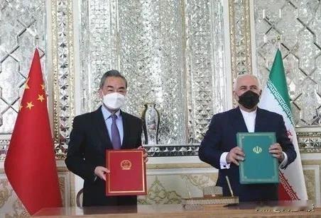 中伊合作基于相互尊重、平等互利的原则。我国始终恪守国际法，依托双边沟通机制，妥善