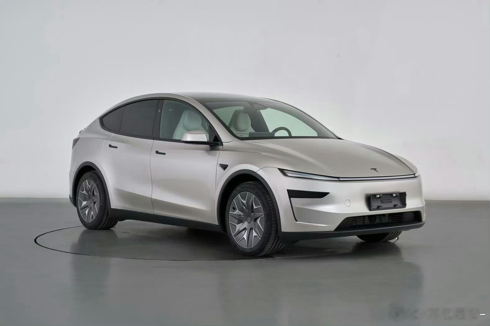 特斯拉加长版来了，六座版Model YModel Y L加长版秋季上市，车长增至