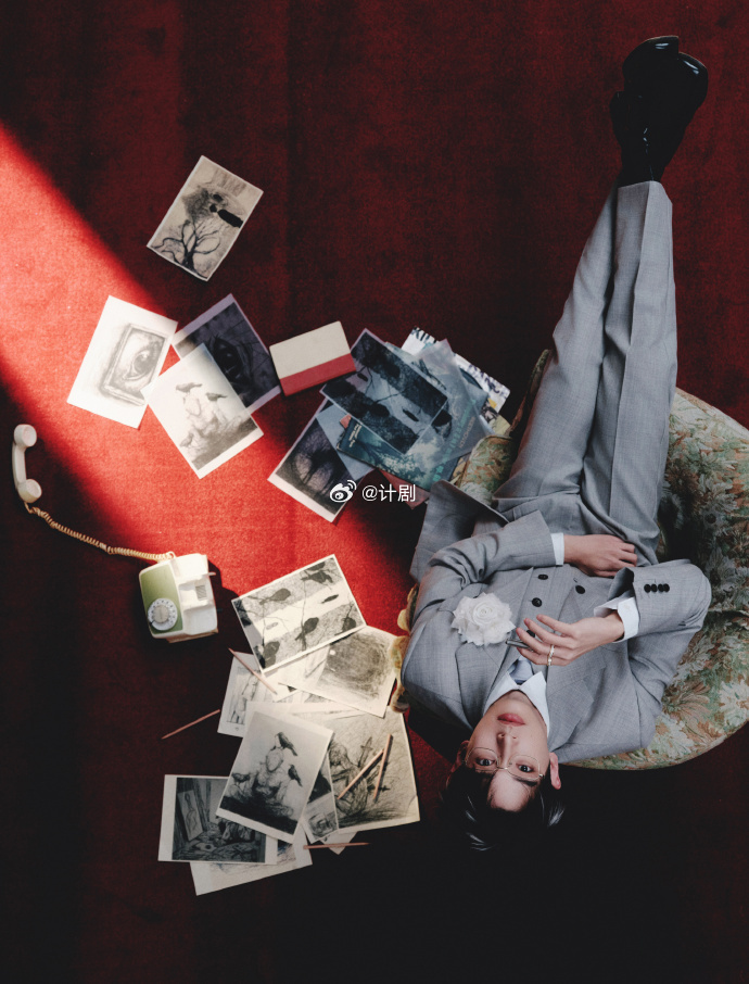 彭昱畅长得baby穿得daddy 谁能想到彭彭穿西装三件套这么合适！软萌脸蛋配上