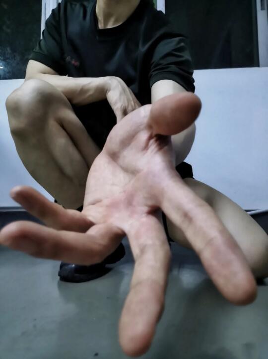 惜缘即可，不必攀缘