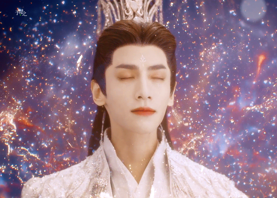 澹台烬在吞噬初魔后的瞬间真正成神，领悟天地恐怕不仅知道了自己的所谓爱情有多虚无他