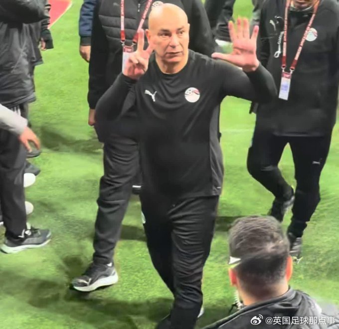 埃及主教练哈桑在无缘非洲杯决赛后炮轰赛程和裁判，称埃及队被嫉妒、打压和阻挠，塞内