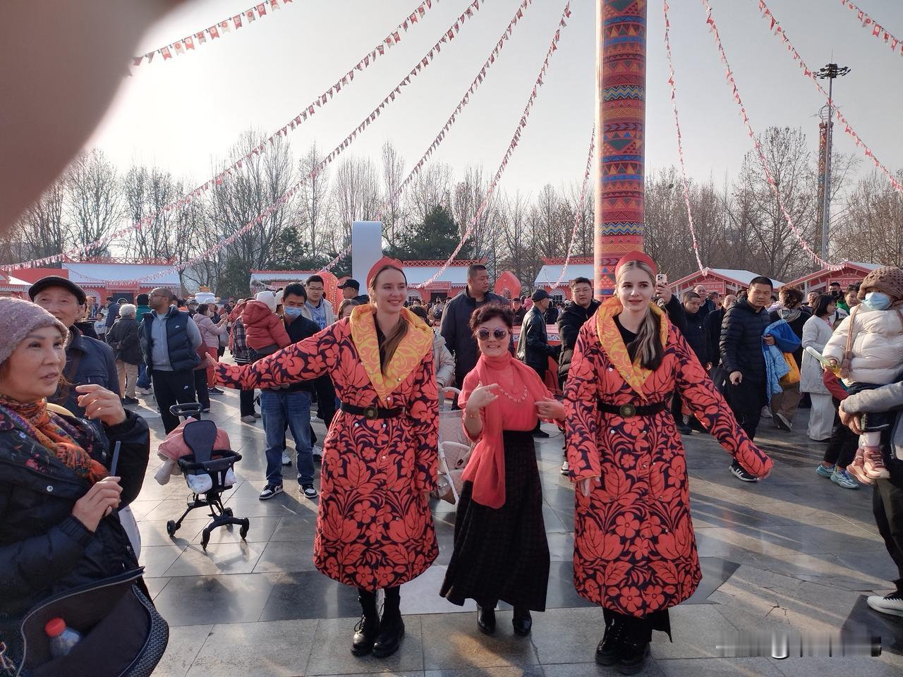 【北斗长弓.观天下】今天旧地重游，又来了朝阳公园，却有了意外惊喜…
在这边遇到了