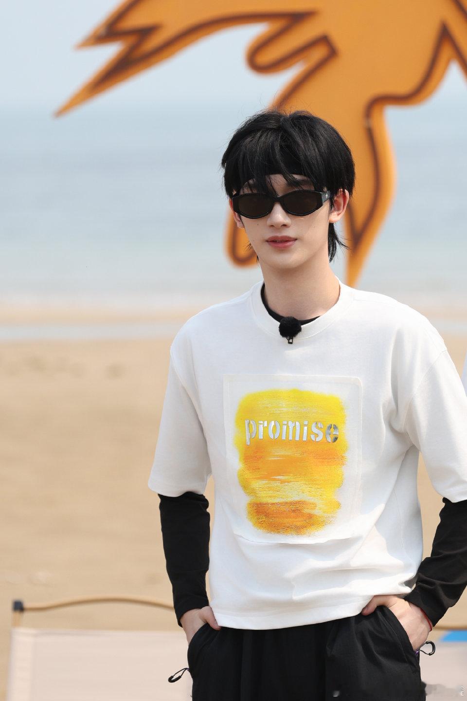 💪丁程鑫的核心好强奔跑吧人体履带挑战超精彩，丁程鑫全程稳定控重心，温柔安抚队友