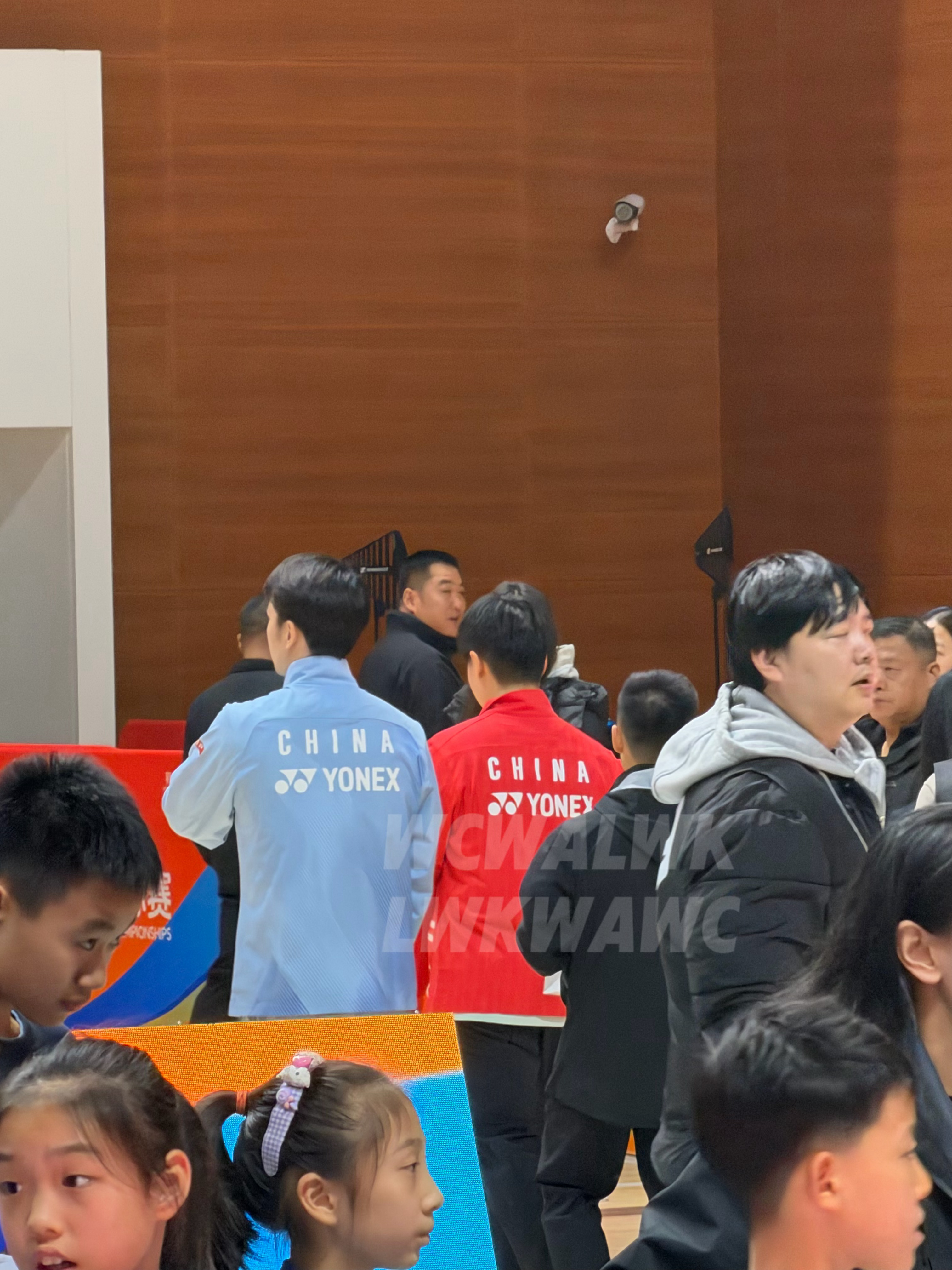 还以为新郎新娘要去换敬酒服了 