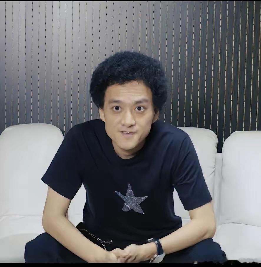 赵英俊的墓碑——一个相信上帝的无神论者。 ​​​