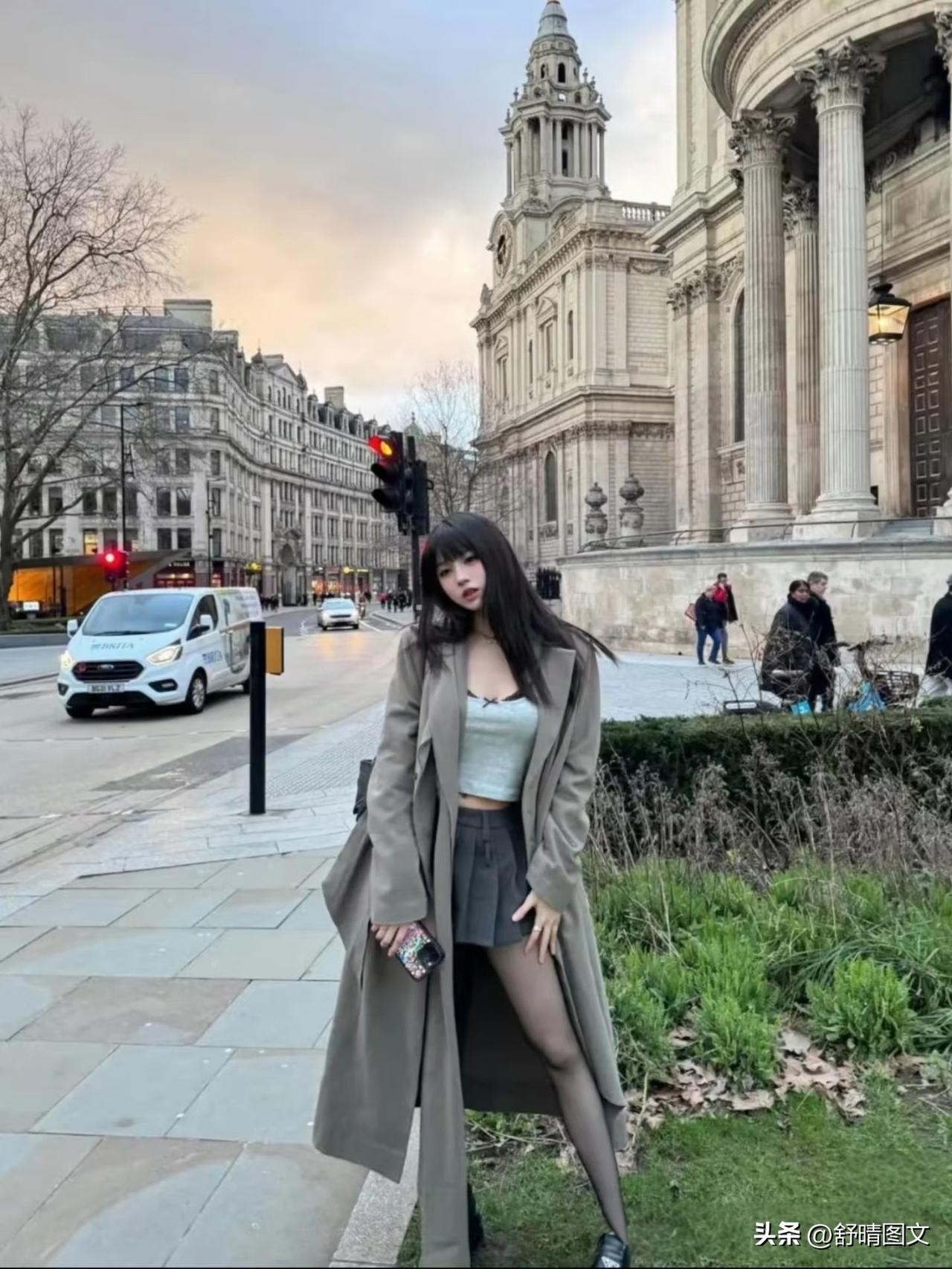 汪峰大女儿好漂亮，
比她模特亲妈洋气。
真是女大十八变 ，越变越好看。
这女儿教
