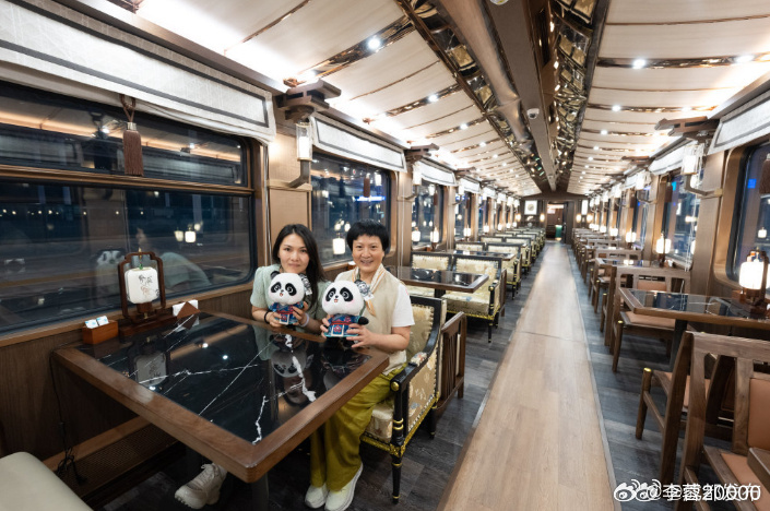 【中秋国庆期间 成都将开行旅游专列直达喀什】据中国铁路成都局集团有限公司成都车站