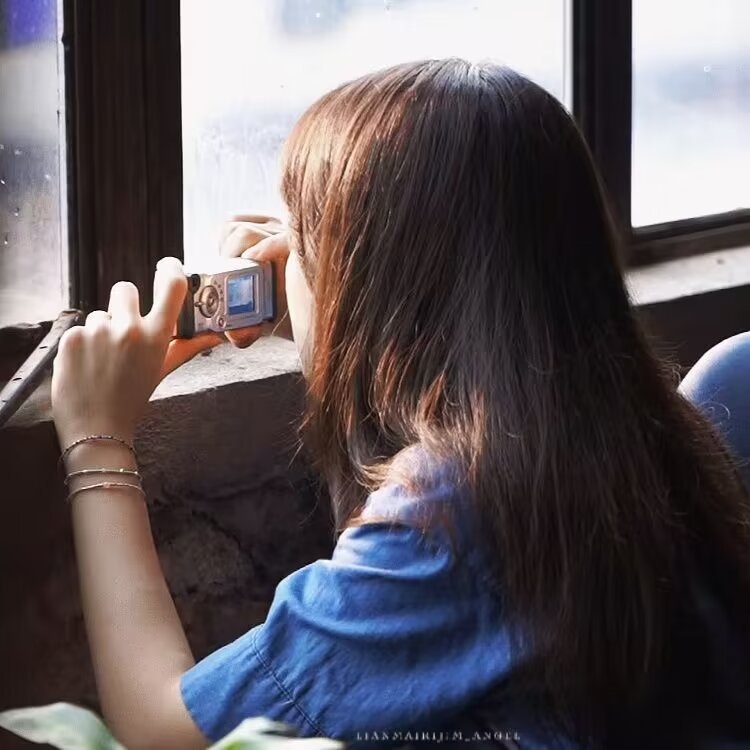 李诗情我想你了没有一个人会不想这个22年的李诗情22年的妹宝真的有人不知道吗🥺