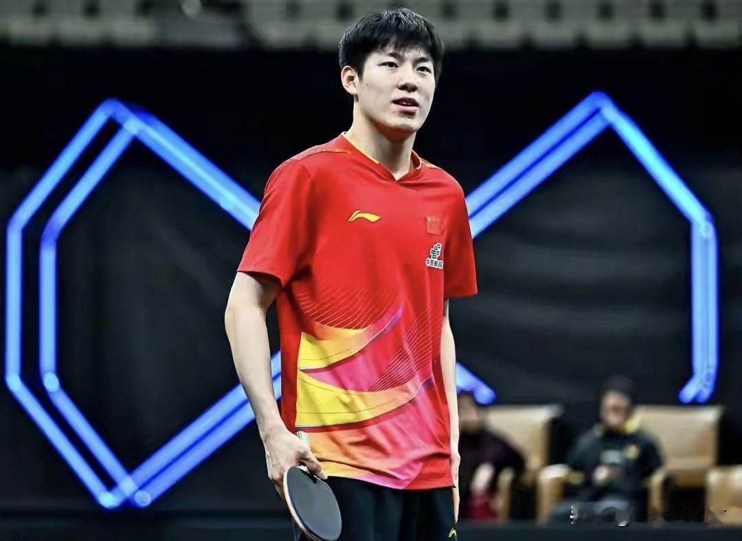 国乒小将温瑞博虽然在WTT重庆冠军赛负于小勒布伦，未能夺冠，但连克强敌首次闯入W