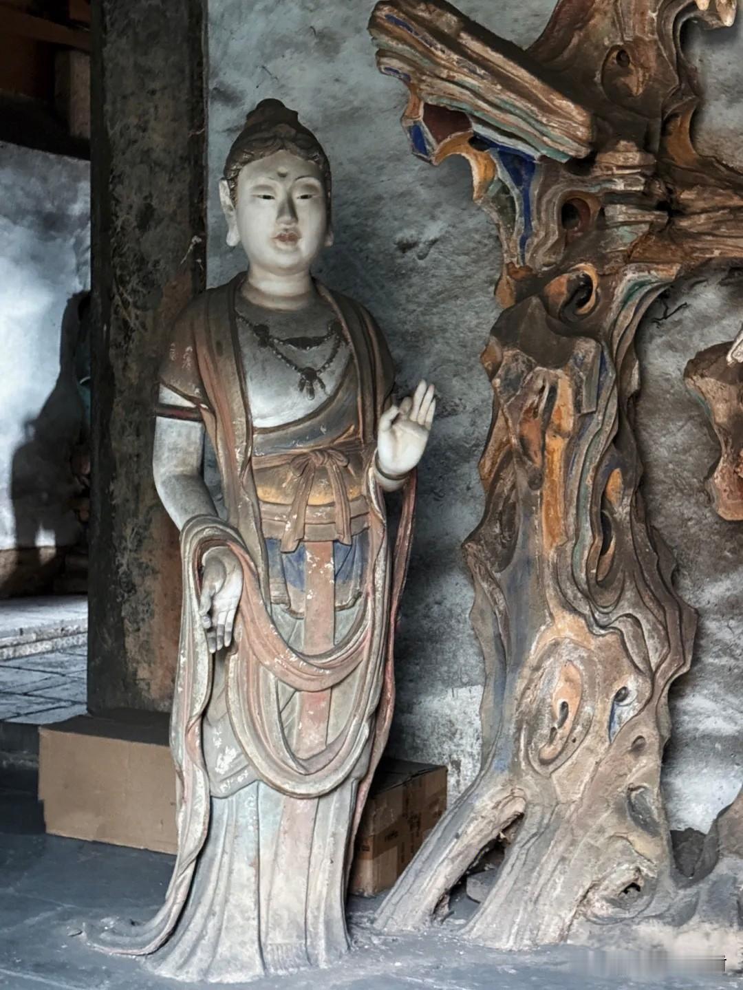 山西冷门国宝｜长子法兴寺，一尊松弛到骨子里的宋代自在观音
 
很多古建发烧友奔赴