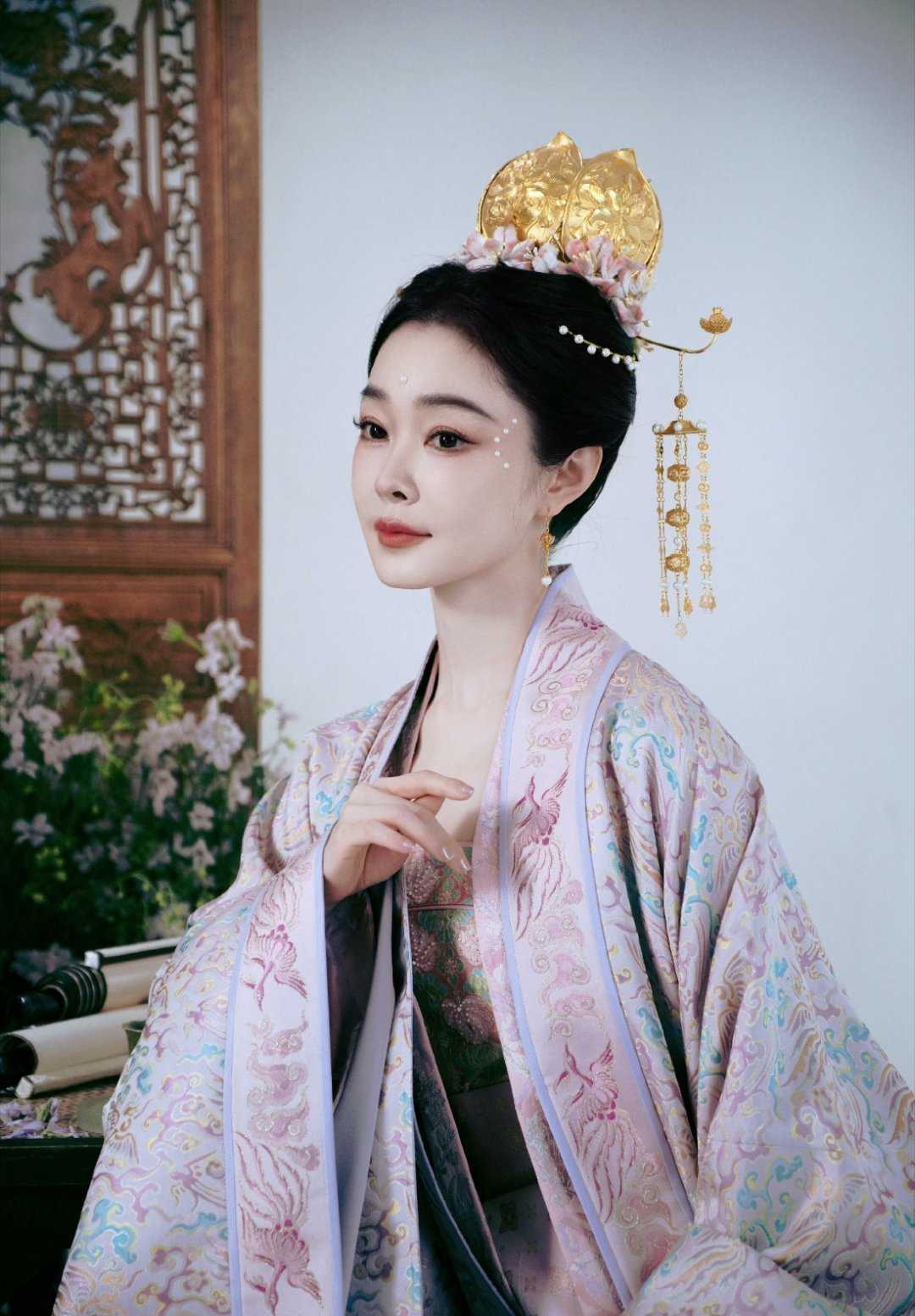 宋轶愿资源滚滚来，角色个个爆，票房收视长虹！元宵快乐！