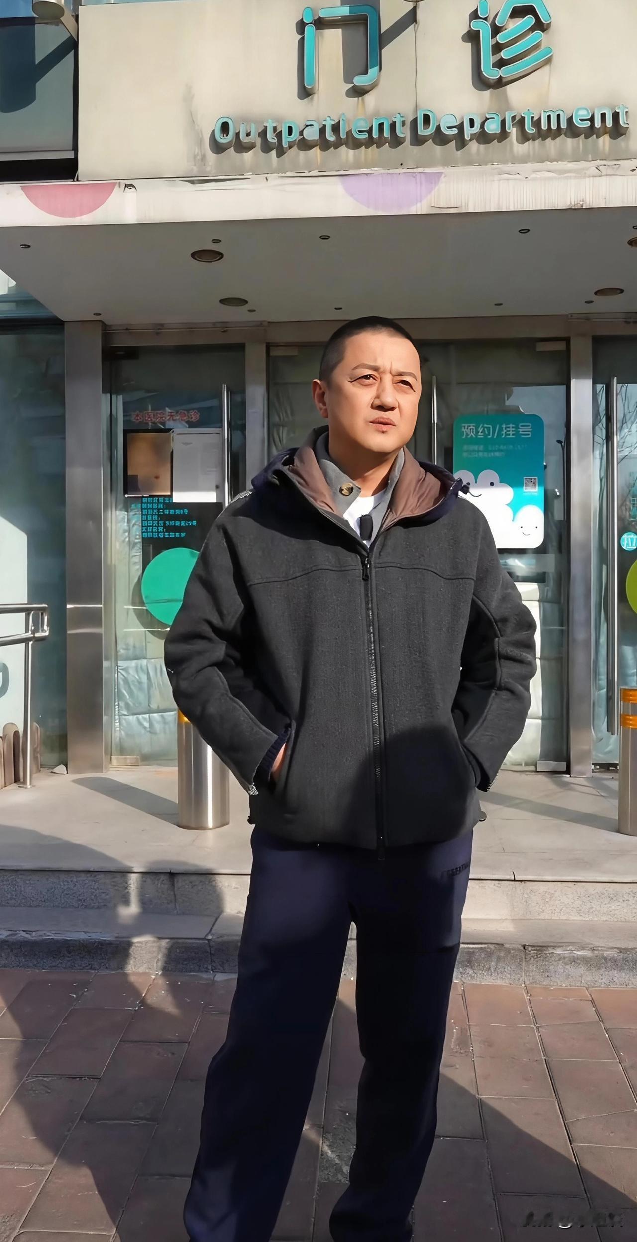 曾经一提到李亚鹏，就会说他是王菲前夫，负债4000万，有个唇腭裂的女儿。可如今提