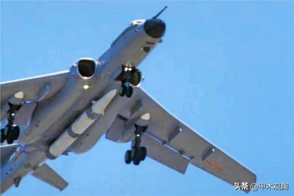 轰6N，取消了内弹仓，把内弹仓改成油仓，所有武器系统都外挂。
轰6N是不是可以理