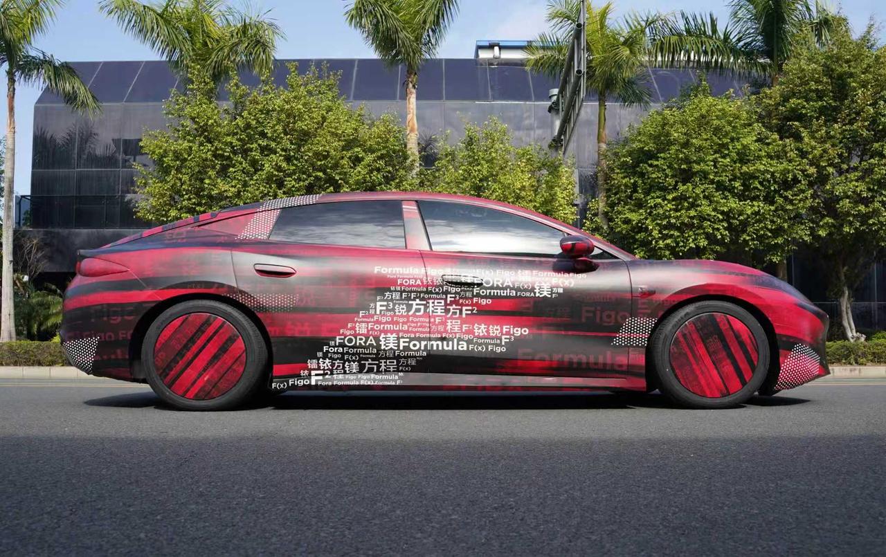 方程豹中大型轿车谍照首曝！豹、钛之后第三序列 或命名“方程”
方程豹首款轿车测试