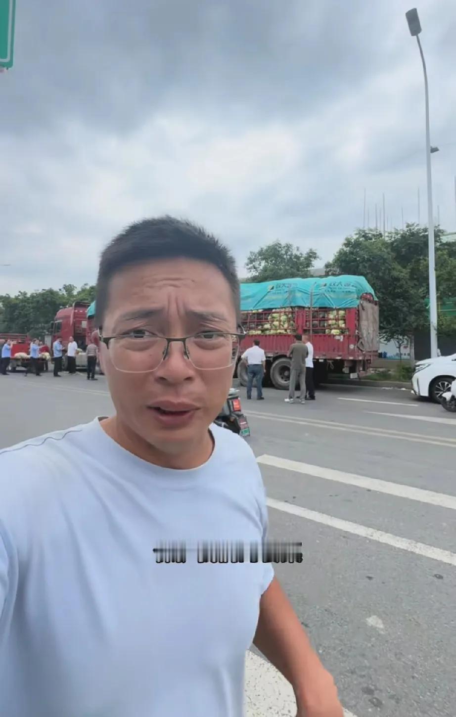 “白菜蘸甲醛”事件，有一个立功之人，我们得好好感谢他，就是这位博主“渔猎齐哥”，
