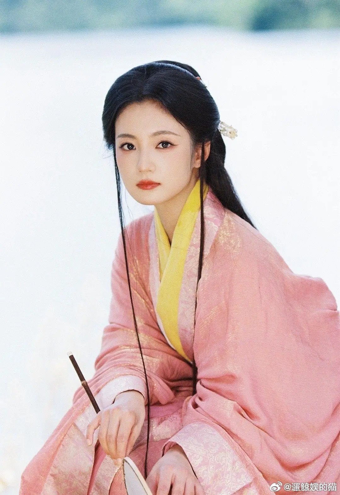 张雅钦好看是好看，怎么拍的有点像李沁 ​​​