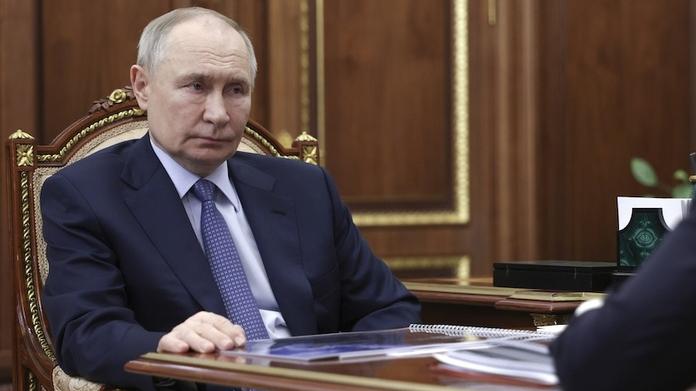 全世界都被普京骗了？打乌克兰只是幌子，真正目标其实已悄悄布局四年，很多人开始疑惑