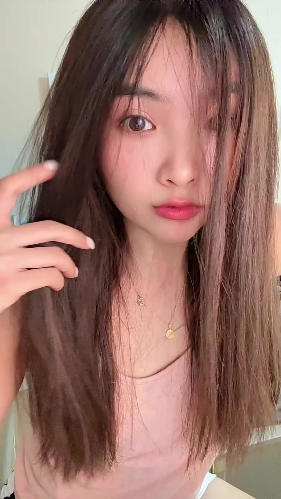 频繁的记录着   那些细小又普通的瞬间