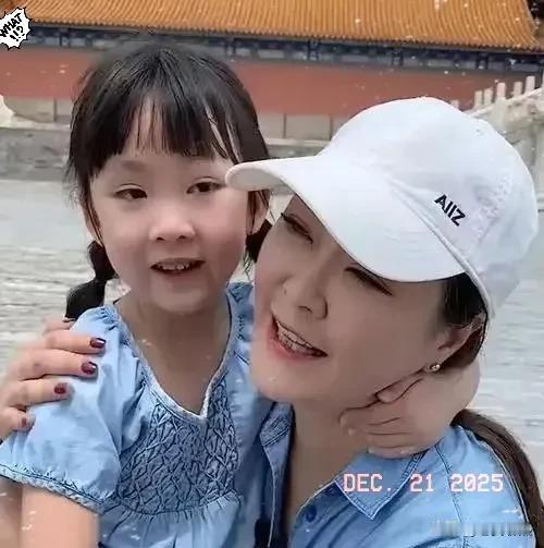 查了一下
 
王小骞女儿也是个苦命人啊
王小骞在41岁的时候生下了早早，早早是个