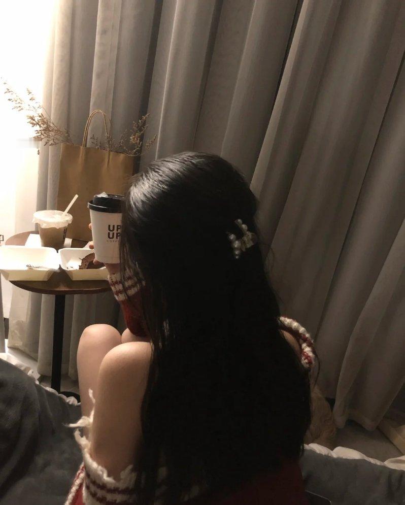 人在两个时刻最勇敢 不顾一切想要得到时 什么都无所谓失去时 . 