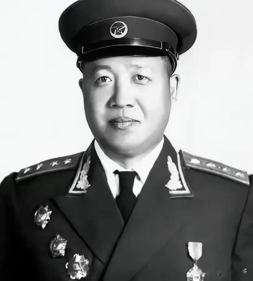 38军两位同级干部，战功相近为何1955年军衔不同
 
范天恩和朱月华，同为抗美